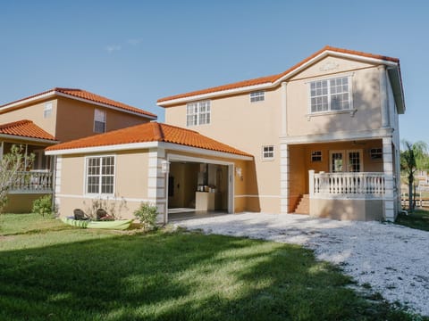 Home boasts lots of parking in the garage and in the driveway