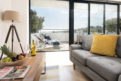 3 The Bay, Coldingham - full-length sliding doors allow the light to beam into the airy living space