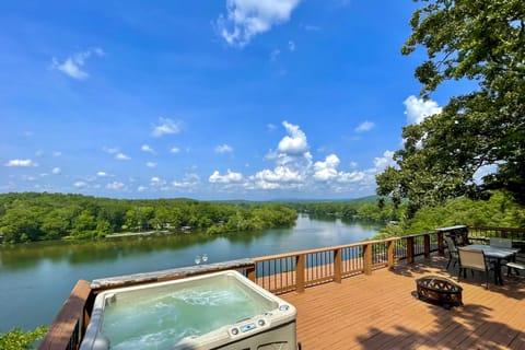 Hot Springs Vacation Rental | 3BR | 2.5BA | Stairs Required | 1,722 Sq Ft
