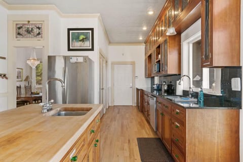 Knole House - Kitchen - Two sinks, One for drinks, One for dishes