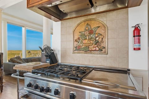 Knole House - Kitchen - Propane Oven