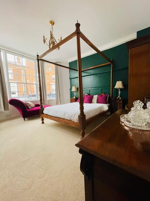 Bright Suite