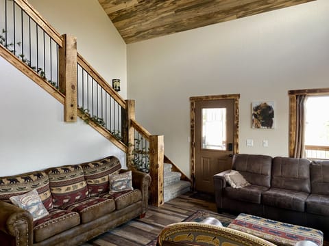 Main entrance and living room