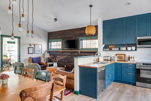 3 West Barn Burner Dining Kitchen Living (1)