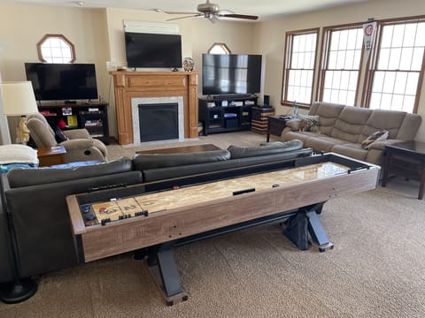 View from Foyer into Living/TV Room