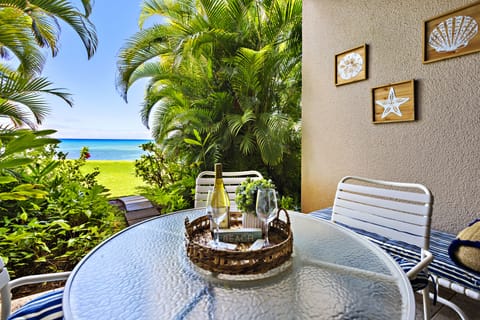 Ground floor, ocean front access!