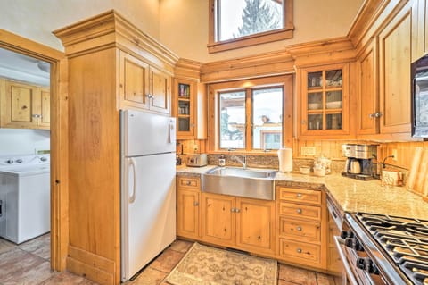 Fully Equipped Kitchen | Blender