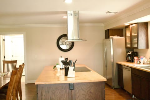 Full stocked and modern kitchen