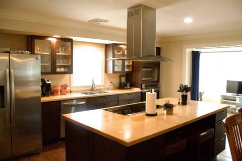 Full stocked and modern kitchen