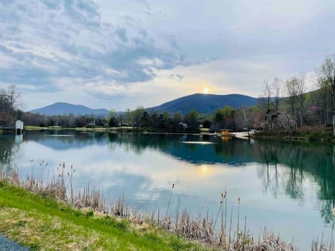 The neighborhood is full of walking, hiking, and biking trails around lakes with beautiful mountain views.