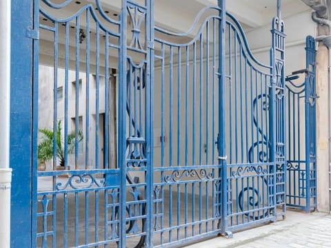 Property, Building, Blue, Azure, Wood, Fence, Plant, Architecture, Material Property