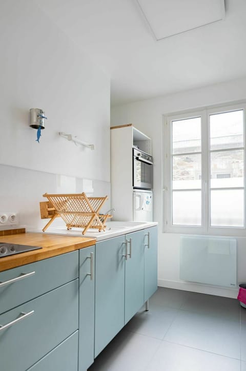 Cabinetry, Window, Countertop, Tap, Building, Drawer, Lighting, Wood, Kitchen