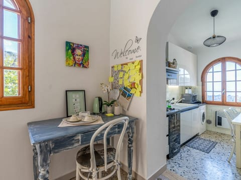 Sky, Mountain, Snow, Cloud, Highland, Slope, Outdoor Recreation, Tree, Freezing, Terrain