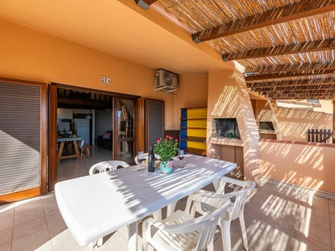 Table, Property, Furniture, Plant, Chair, Interior Design, Wood, Floor, Door, Flooring