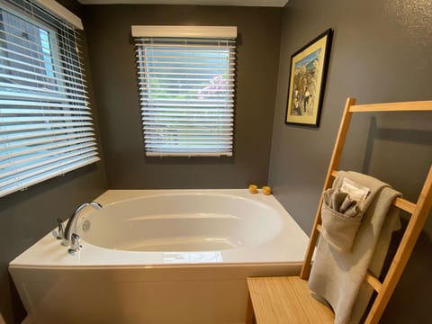 Large soaking tub for two.