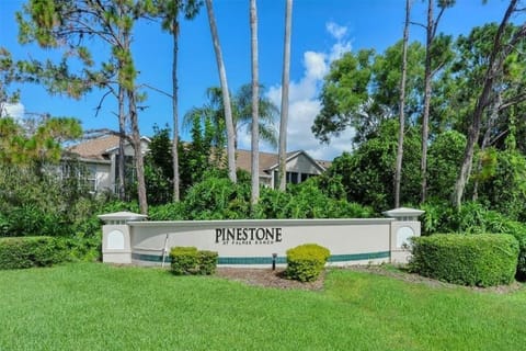Welcome to Pinestone at Palmer Ranch!