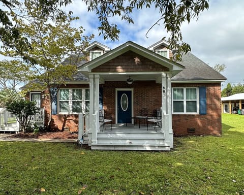 front porch (view from Norris Street)