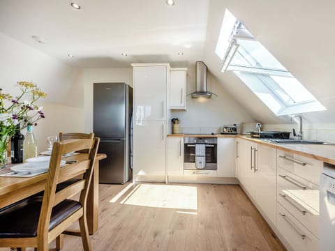 Kitchen/diner | Penceunant - Brynllin Holiday Cottages, Bwlch-Llan, near Aberaeron
