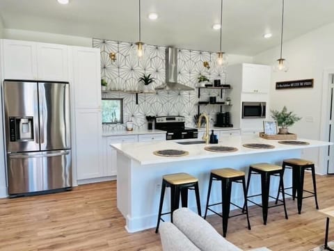 full kitchen 