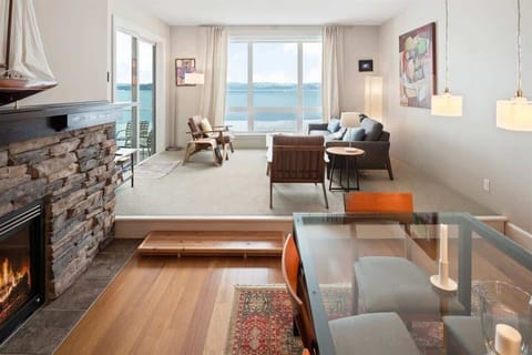 Elevated living area allows for the best views of the lake