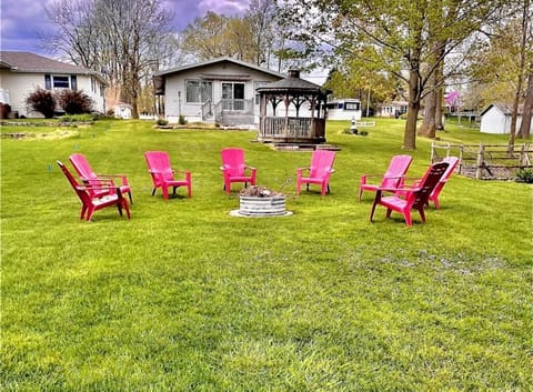 Large Yard & Firepit