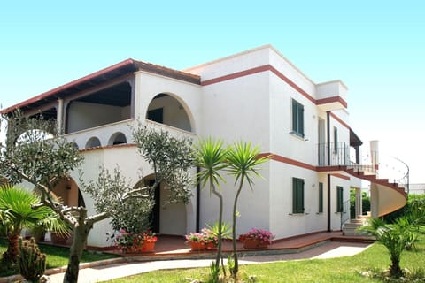 Total view of the side