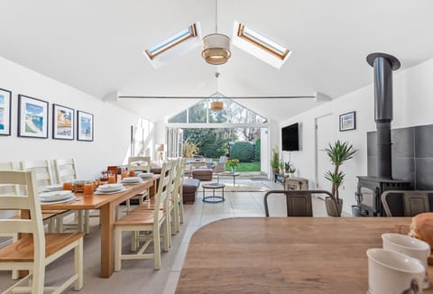 Kittiwake, Highcliffe-on-Sea: Bright, attractive open-plan accommodation