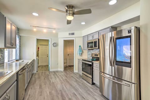 Kitchen | Fully Equipped w/ Cooking Essentials