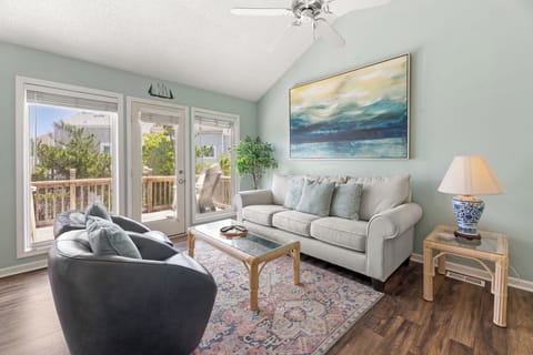 OSF14: For The Halibut | Top Level Living Area
