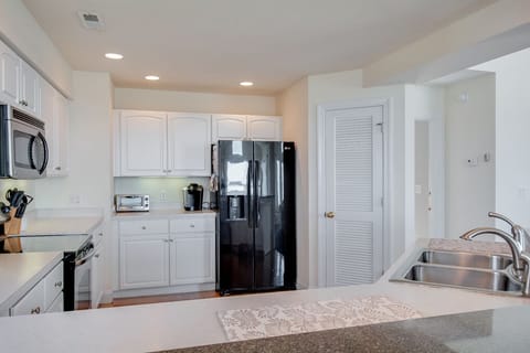 SA02: Sunsets Forever | Top Level Kitchen