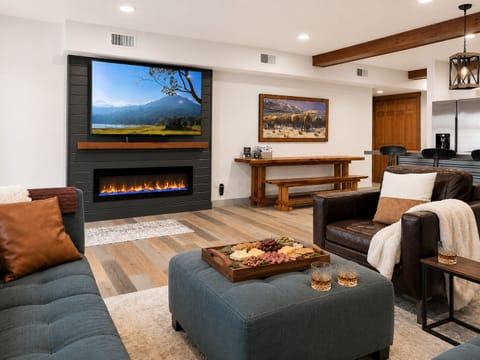 Experience the pinnacle of comfort in our living room, complete with a 75" HD TV, Sonos Sound System, and plush furniture. After indulging in the best Montana has to offer, sink into relaxation and let the day's adventures linger in your memory.