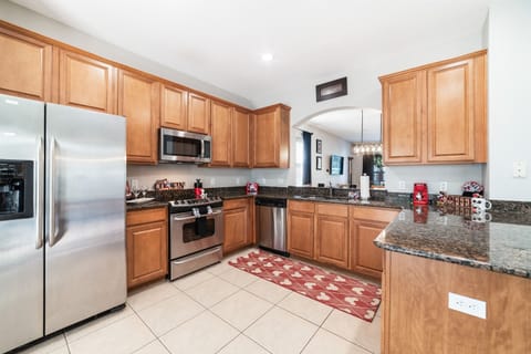 Fully equipped kitchen with all the appliances you would need for a vacation