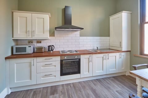 Sandpiper, Saltburn-by-the-Sea - Host & Stay