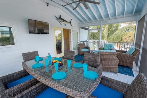 Summer Breeze Screened porch 1