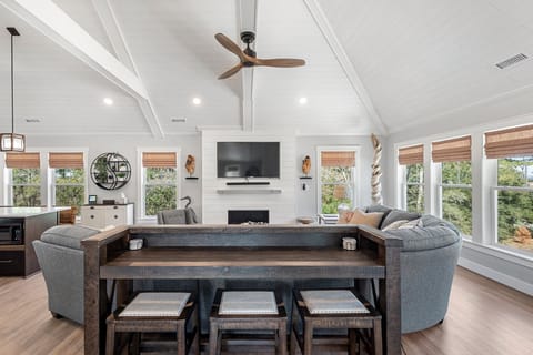 VOH247: Bella Rose | Top Level Living Area