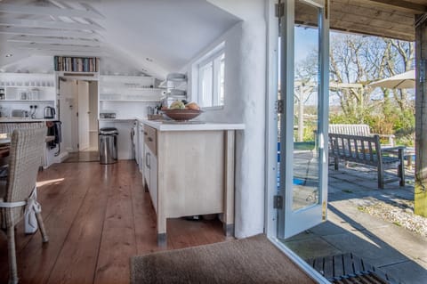 Flygate - 2 Bedroom Cottage - Lawrenny (8836)