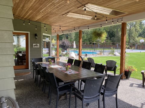 covered deck with seating for 12
