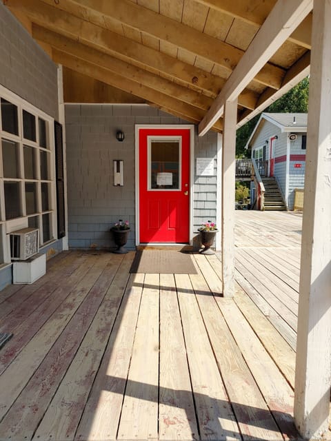 Door to Apartments and lockboxes