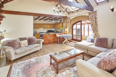 The Arches Cottage, Brotton - Host & Stay