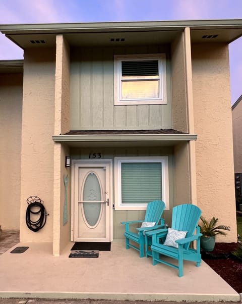 WELCOME to 153 Gulf Highlands Blvd. the end unit