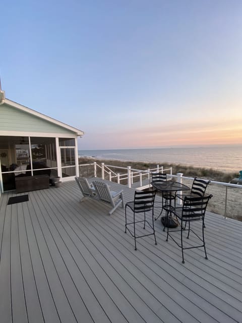 Large deck overlooking the beach