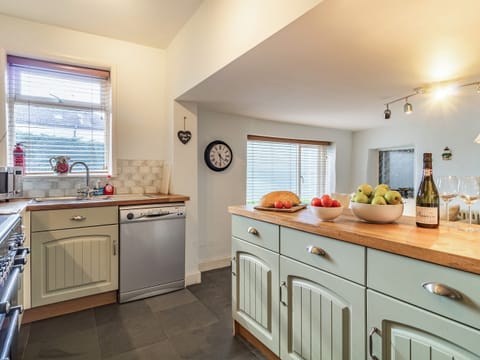 Kitchen | Horseshoes House, Saham Toney