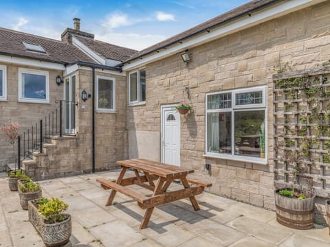 Sitting-out-area | Greystones Nawab Annex A - Greystones, Flagg, Buxton