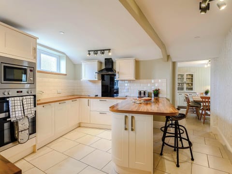 Kitchen | Ty Afon, Talybont on Usk