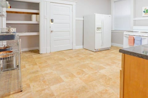 Plenty of storage, pots, pans, the works!