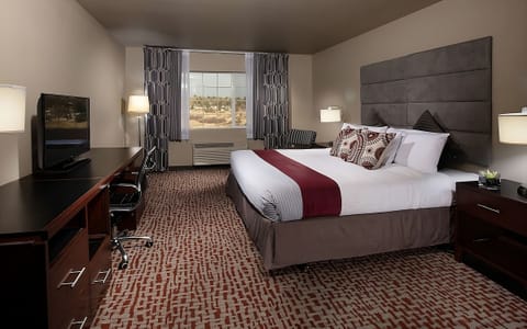 Unit with 1 King size bed. The exact unit will be assigned upon arrival. Views, colors, and decorations may vary.