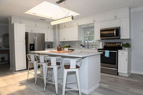 Breakfast Island seat 4