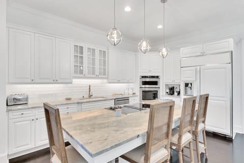 Fully Equipped Kitchen with Bar Stools