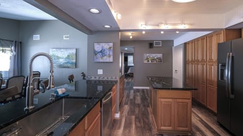 Lots of Space for Helping Hands to Prep Meals