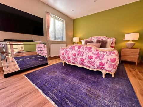 c2d93a60-d1b1-45f7-8bd0-62bc767f3e68